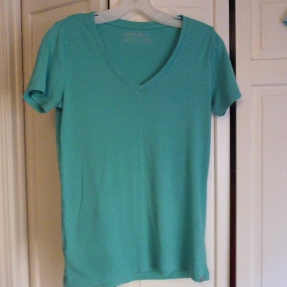Eddie Bauer V Neck Short Sleeve Tee Shirt, "Outdoor" Medium, Green, VGC - Picture 2 of 6